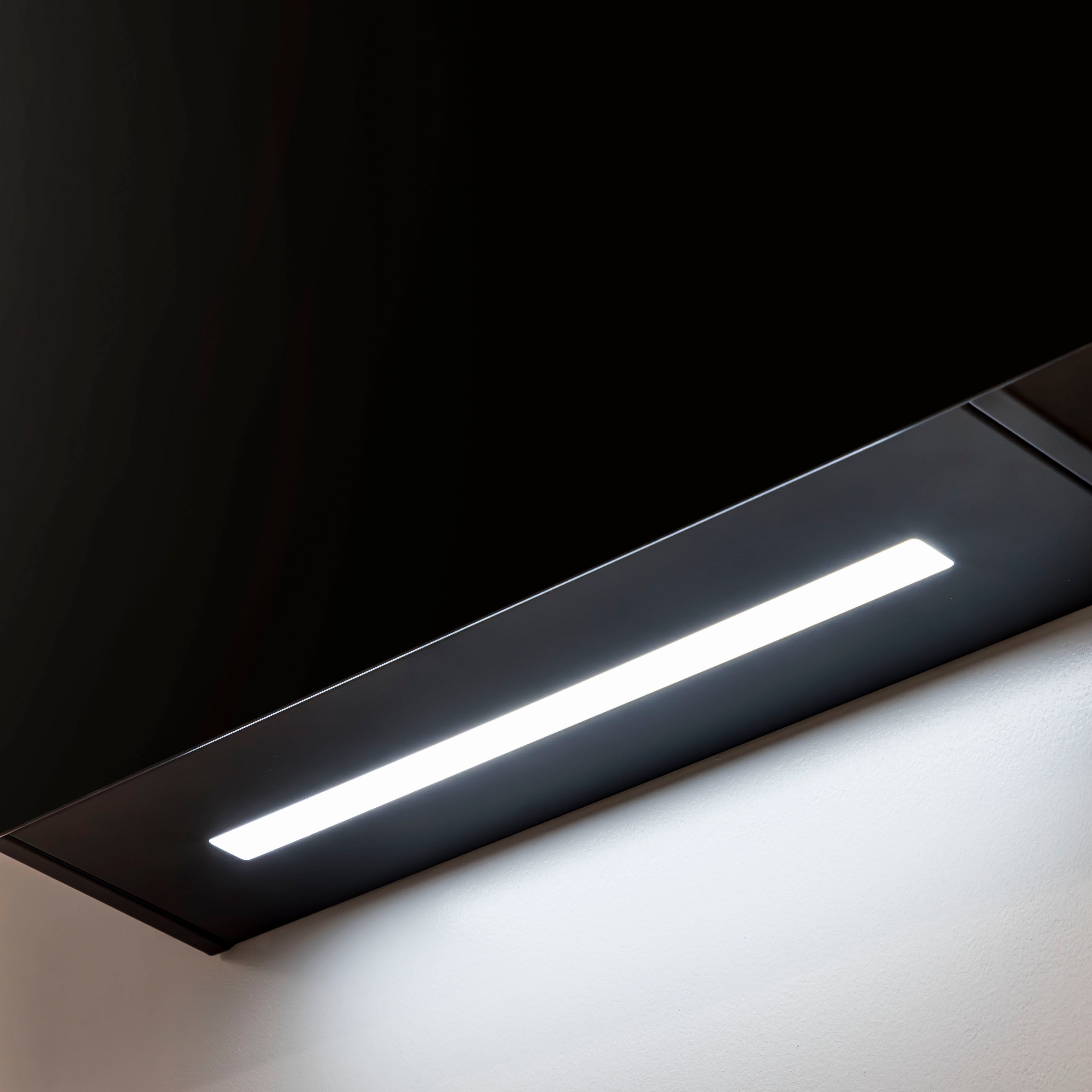 Baridi DH105 Extractor Hoods Action shot - led - light