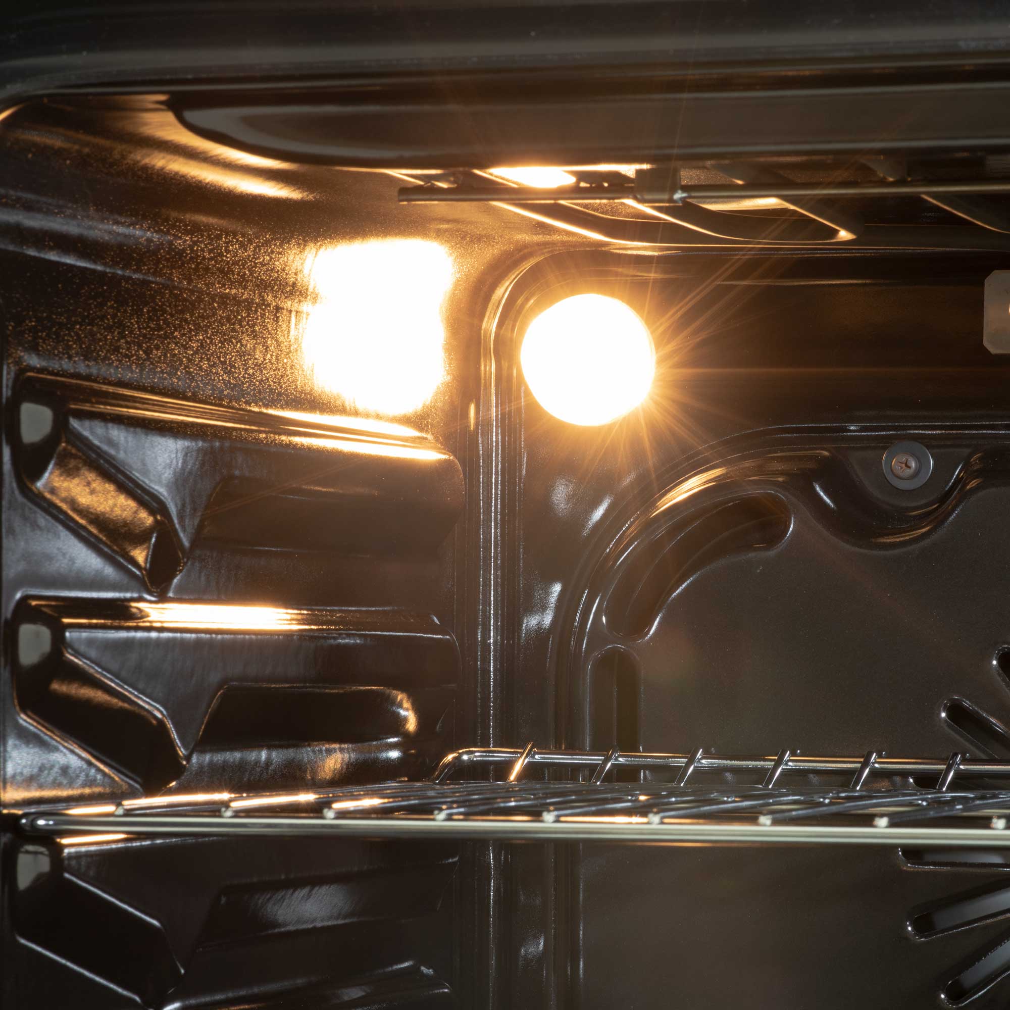 Baridi DH124 Fan Oven Action shot - light