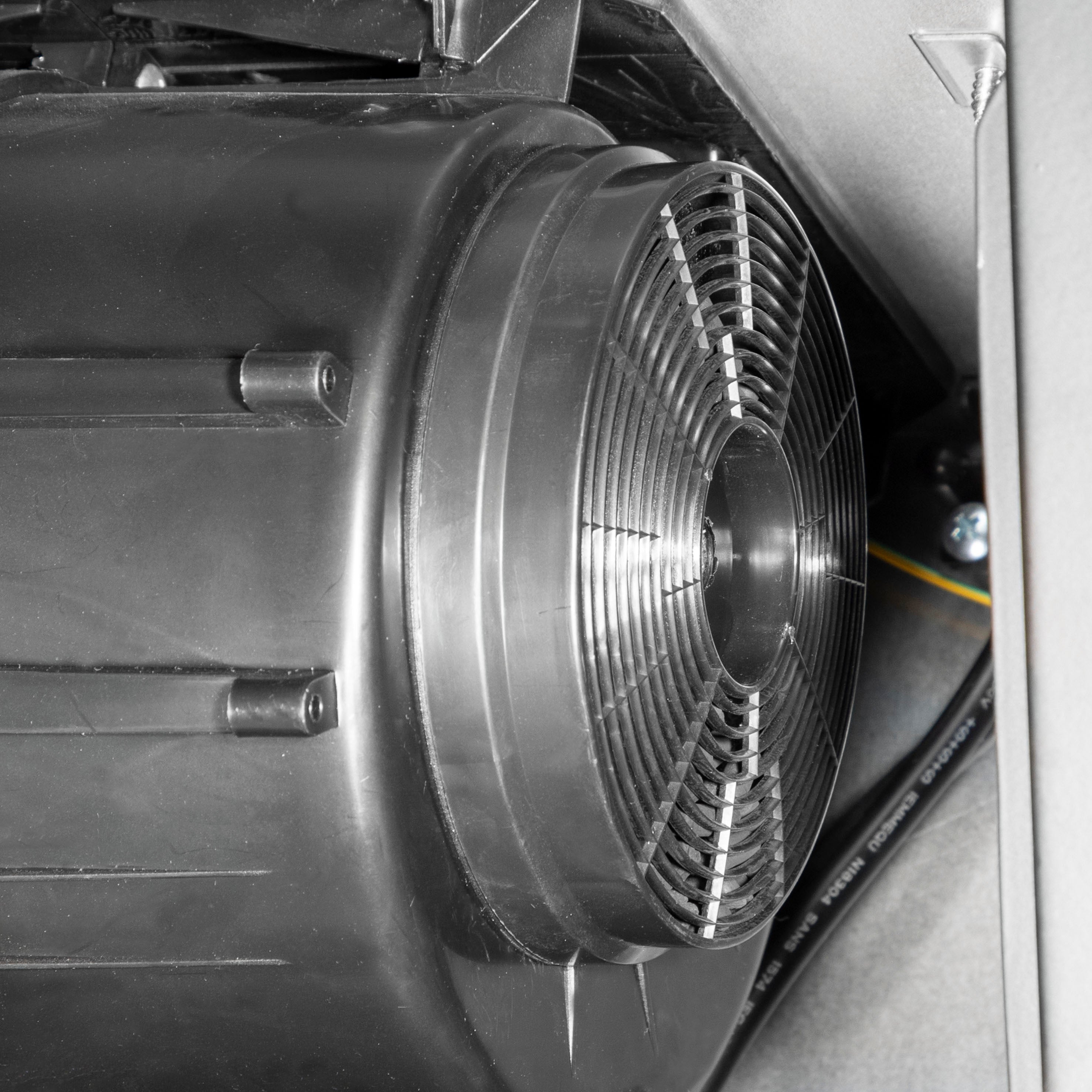 Baridi DH132 Carbon Filters On - dh105 - action shot - in use