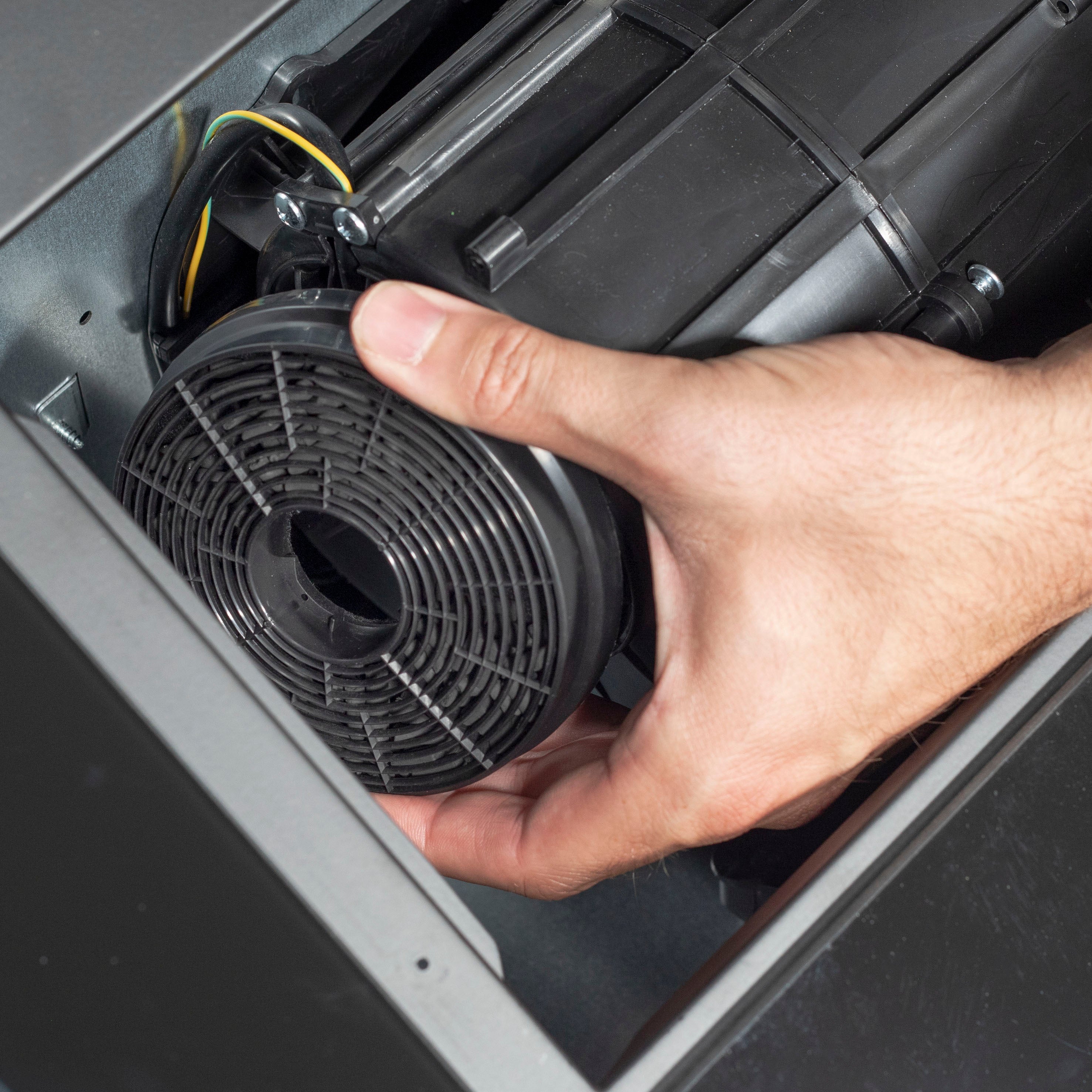 Baridi DH132 Carbon Filters On - dh105 - action shot - in use - 2nd perspective