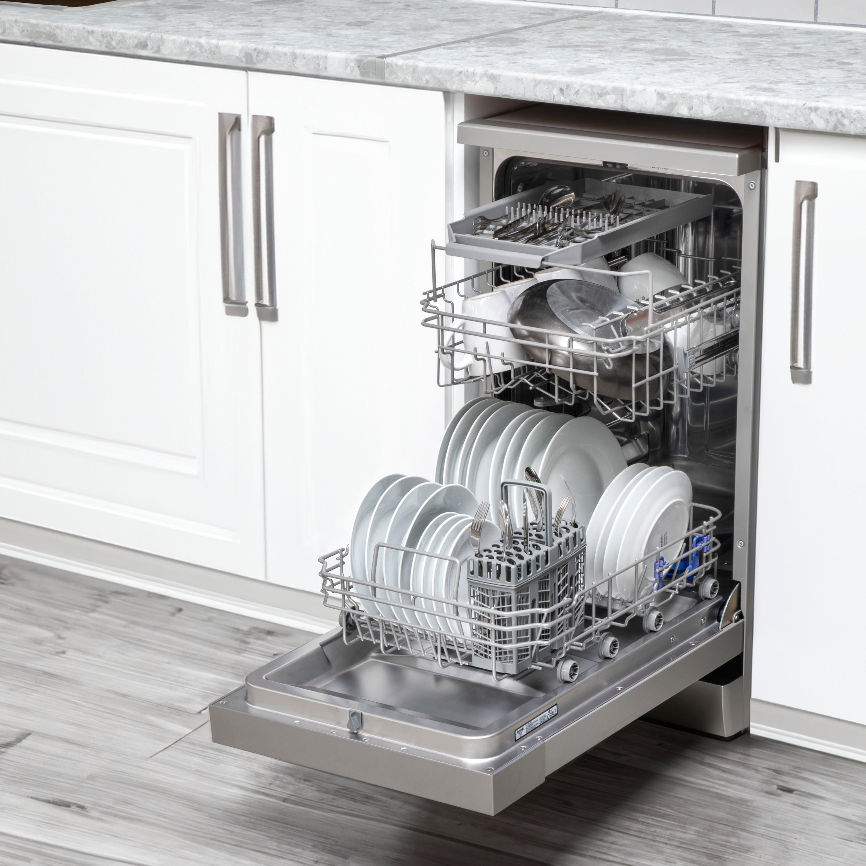 Baridi DH166 Dishwashers Action shot - in kitchen