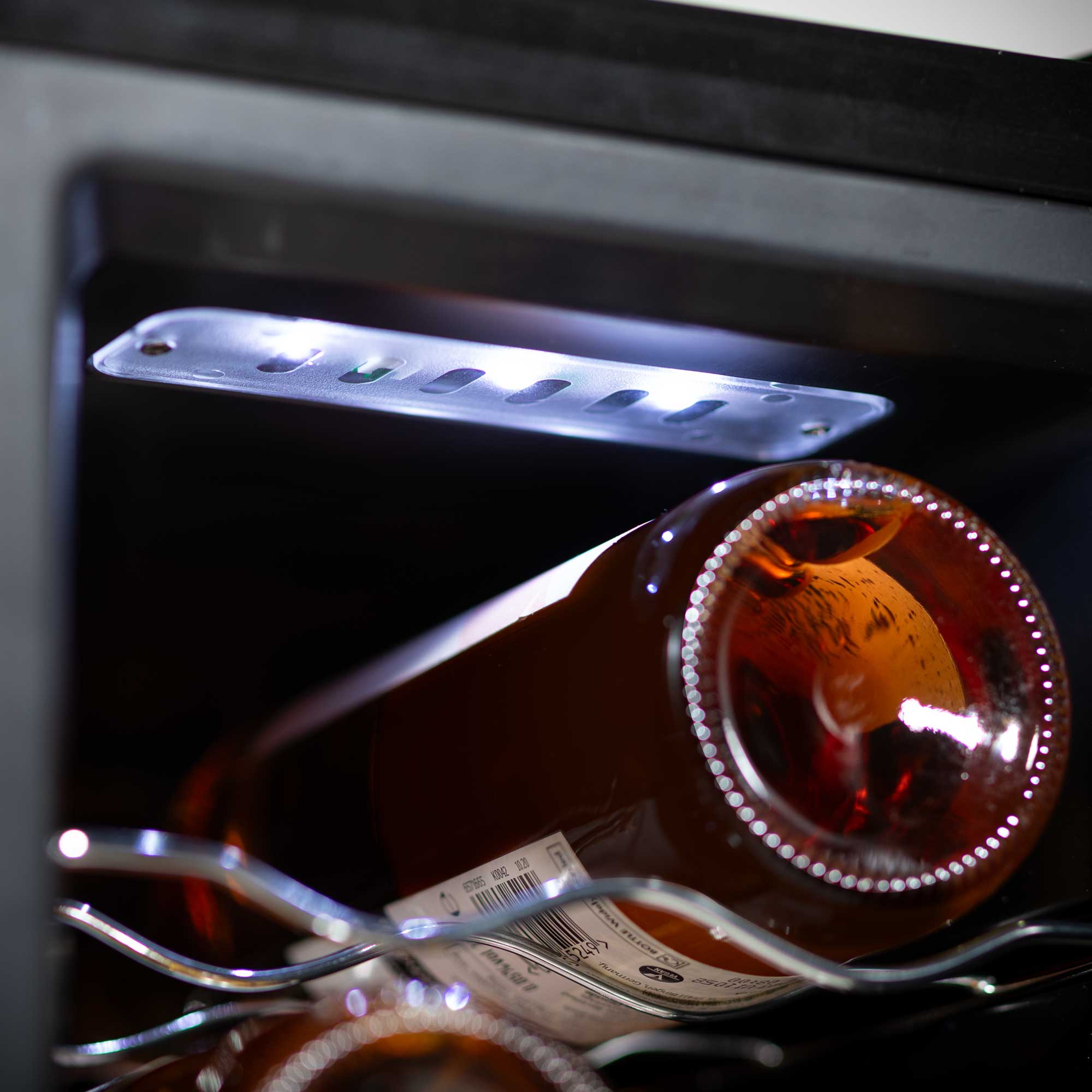Baridi DH217 Wine Fridges Action shot - led - light
