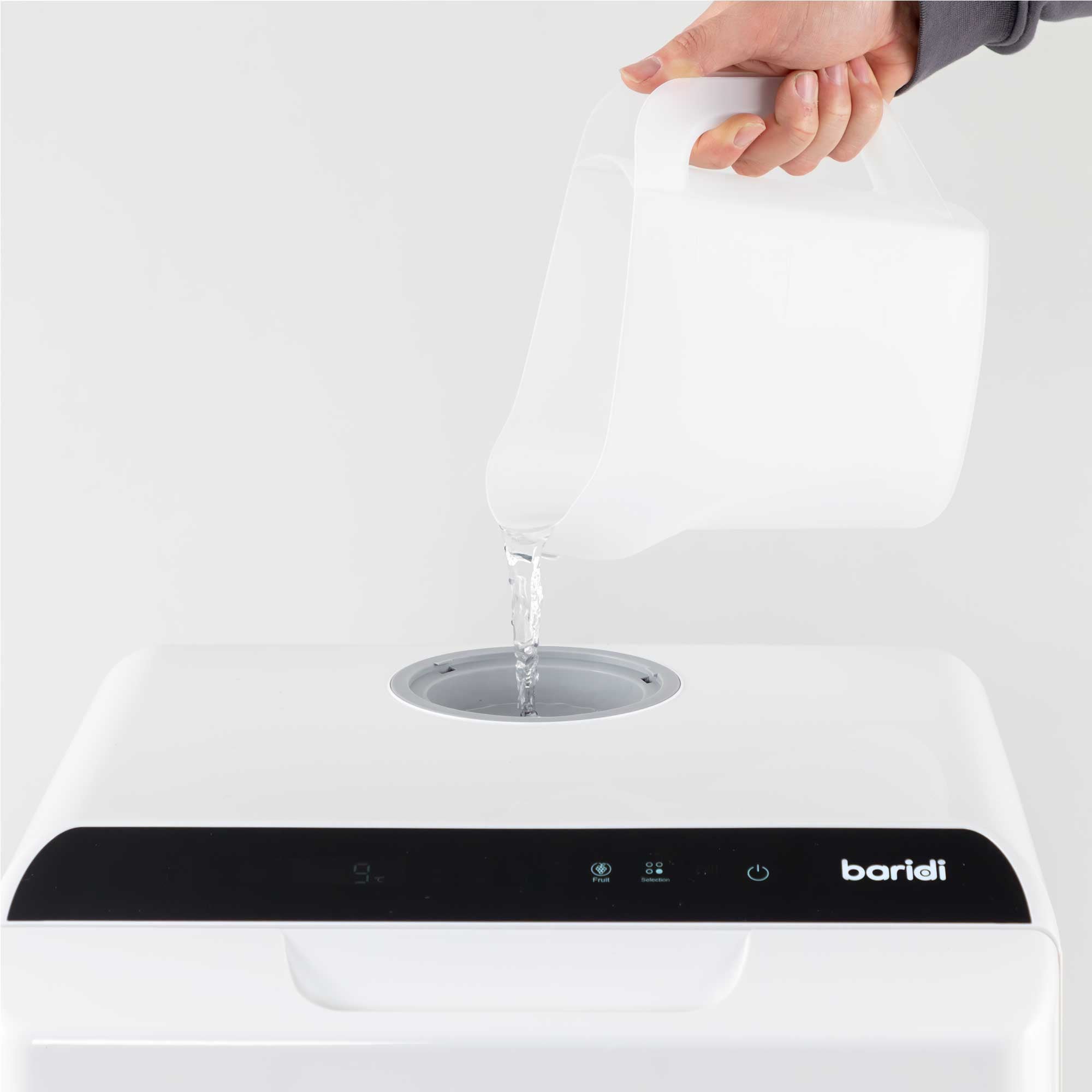 Baridi DH224 Tabletop Dishwasher Action shot - filling - water