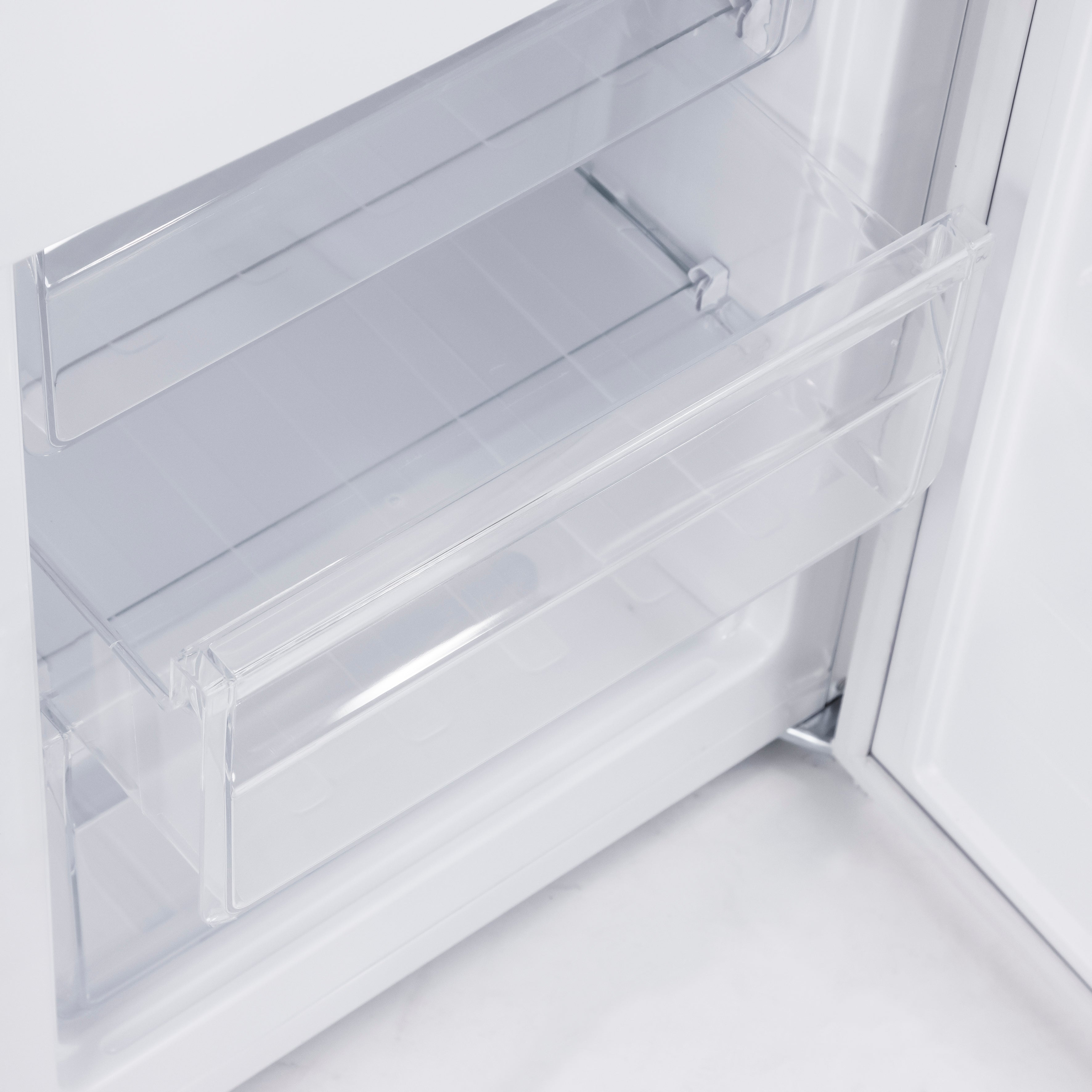 Baridi 60/40 Smart Frost Fridge Freezer 227L Capacity, White - DH326