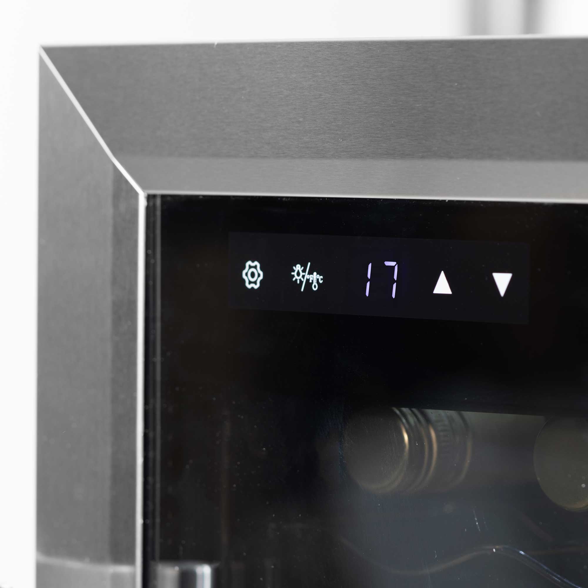Baridi DH74 Wine Fridges Action shot - control - panel