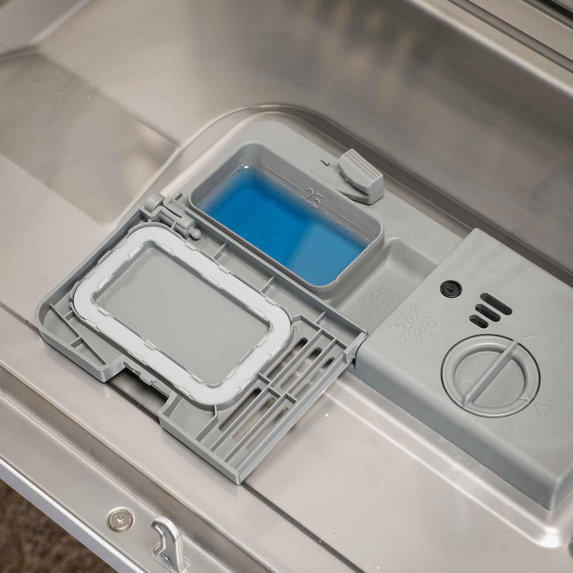 Baridi DH83 Tabletop Dishwasher Action shot - detergent