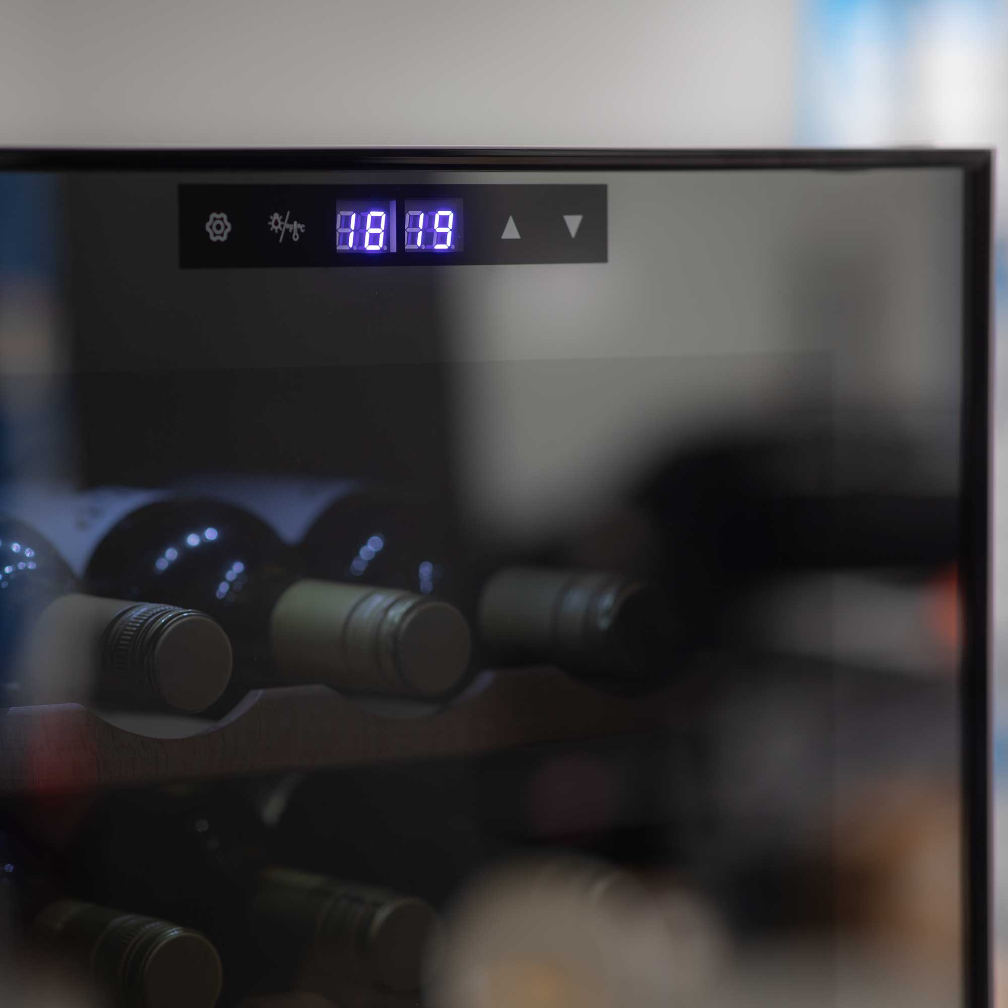 Baridi DH93 Wine Fridges Action shot - control - panel